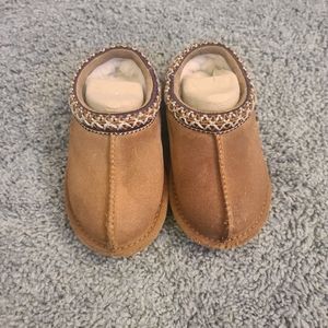 Ugg slippers toddler